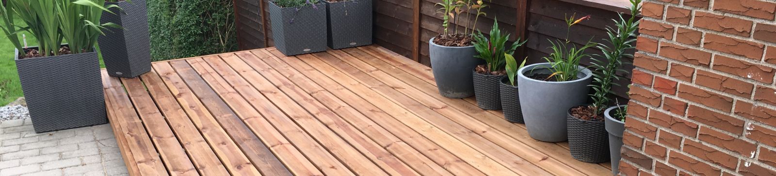 How to Choose the Type of Decking for My Patio